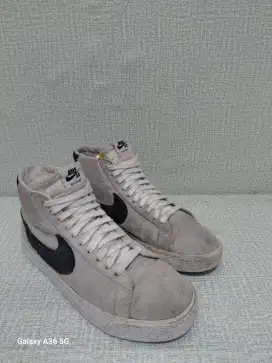 Nike SB blazer zoom mid
size 42 insole 26.5 cm