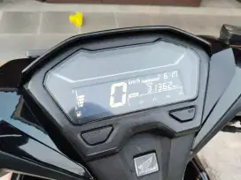 VARIO 125 HITAM