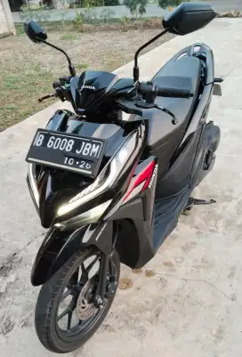 VARIO 125 HITAM