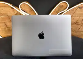 MacBook Pro 2019 13inc Core I7 16/256GB