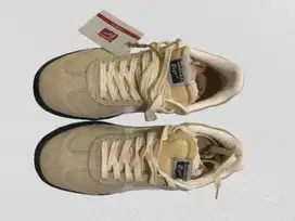 Sepatu onitsuka tiger beige new