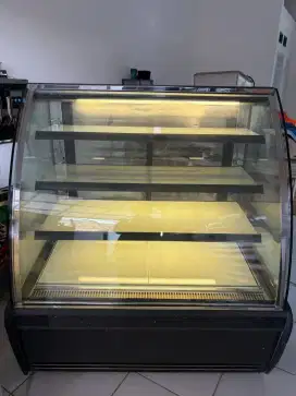 cake showcase gea 
ukuran 115x80x136
harga 8jt