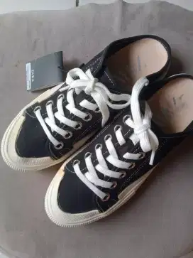 SEPATU WANITA ZARA PRELOVED