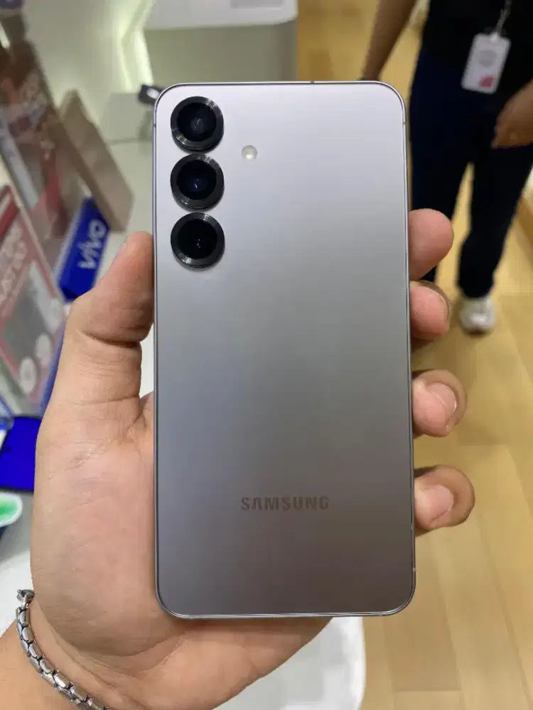 Samsung S25 12/512

Rp12.300.000