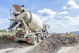 Ready mix untuk pengecoran jalan gedung dan gudang