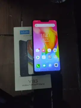Vivo y83 4/32 hp dus kabel,msih ori,minus retak sesuai pic g ngaruh