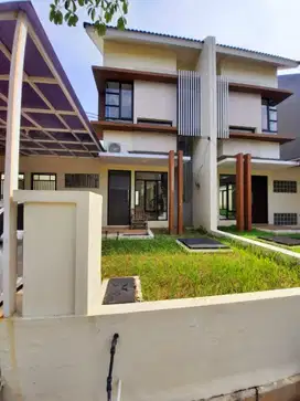 Disewakan Rumah 2 Lantai dalam Cluster Green Ara - Harapan Indah, Beka
