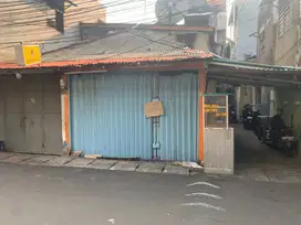 DISEWAKAN RUMAH TINGGAL ATAU TOKO JAKARTA BARAT TEMPAT STRATEGIS