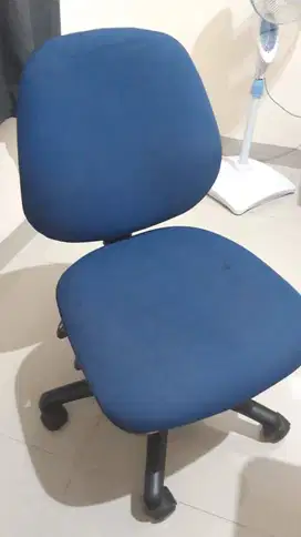 Kursi kantor kecil