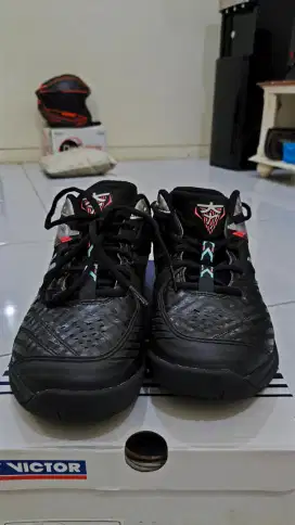 Sepatu Bekas Victor P9200, size 44 premium baru dipakai 3x original