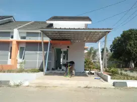 Kanopi baja ringan