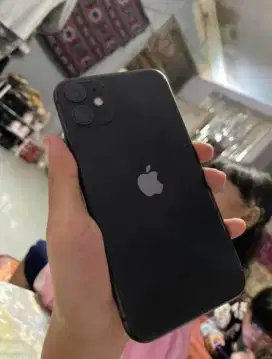 Jual Iphone 11 4jt bisa nego! RAM 128gb