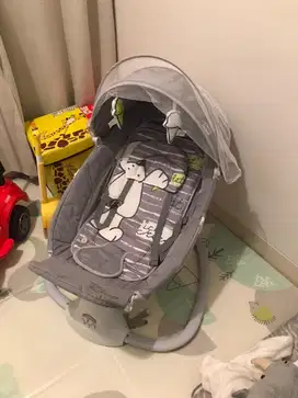 Cocolatte Snuggli 2.0 extra footrest Baby Swing