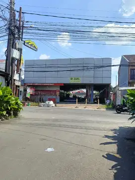 DIJUAL CEPAT TANAH LUAS 2150M2 BONUS BANGUNAN SHOWROOM DI BEJI