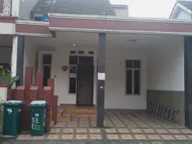 Dikontrakan rumah 1 1/2 lantai