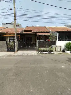 Rumah Siap Huni Cocok Untuk Rumah Tinggal atau Investasi di Taman Kopo