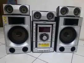 Mini hifi Sony gnv99d lengkap sama remot dan speaker bawaan nya