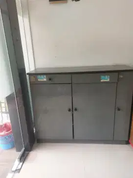 Rak Sepatu Langka dan Bahan Kokoh