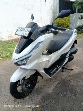 Honda PCX160cc tahun 2025 tipe CBS kilomter 450 perak