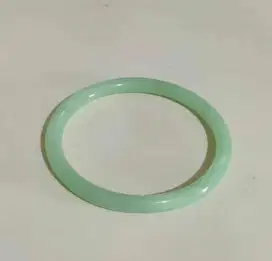 Gelang batu giok