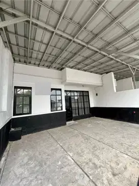 Jarang Ada..Bangunan Kokoh Siap Huni di Komplek Turangga Aman 24 jam