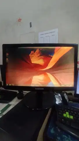 Monitor Samsung 19 inci