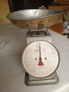 Timbangan duduk untuk dagang