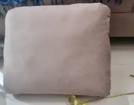 Bantal sofa besar