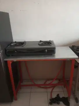 Meja lipat bahan besi