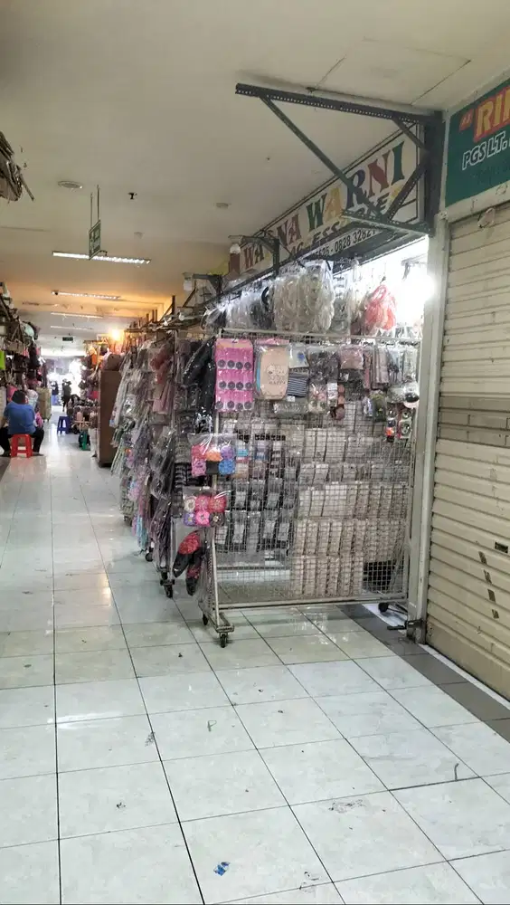 DIJUAL / DISEWAKAN STAND PUSAT GROSIR SURABAYA - PGS LT 1 Blok D8 No.9