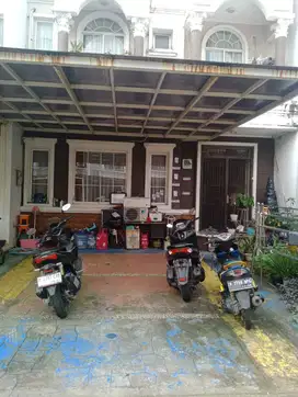 Dijual Rumah 2 Lantai di Green Lake City, Cluster Eropa – Cipondoh