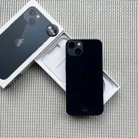 iPhone 13 128GB Black & Starlight garansi aktif resmi ibox