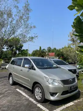 (Km 72rb fullset) Toyota Innova mt 2011 antik jarang pake istimewa