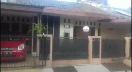 HARGA TERBAIK !!! Rumah Cantik Tengah Kota Dalam Komplek Pekayon Indah