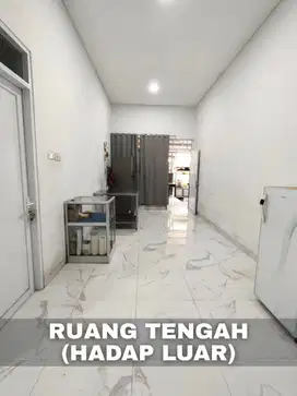 Taman Holis Indah Dijual Rumah Cocok untuk tempat usaha/gudang