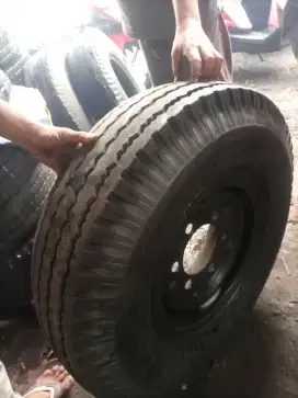 Ban velg engkel Dyna Hino siap pakai