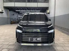 KM13rb! Toyota Voxy 2.0 TSS CVT 2022 super istimewa