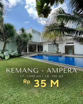 Rumah Modern Tropical Halaman Luas di Ampera Kemang Jakarta Selatan