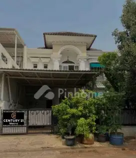 Dijual Rumah Dengan Semi Furnished di Royal Residence Jakarta Timur