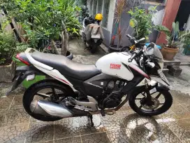 Honda Megapro 2012/Karbu
