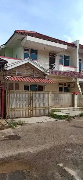 Dijual Rumah 2 Lantai Semi Furnished di Taman Modern Jakarta Timur
