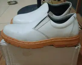 Sepatu Safety Slip On Putih, 43