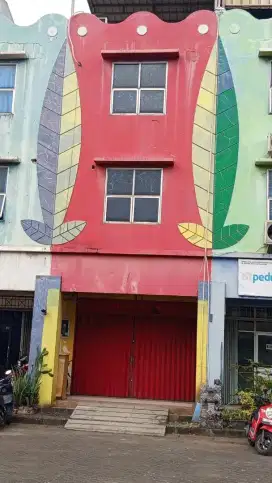 DI SEWAKAN RUKO 3 LANTAI COCOK UNTUK KANTOR
