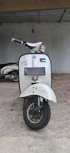 Dijual Vespa Super 76 Lampu kotak, Mesin Sehat , Surat Lengkap!