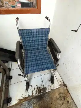 Kursi roda bekas