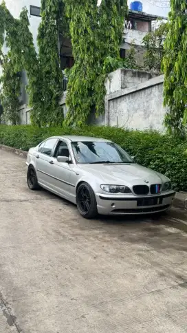 BMW 318i Tahun 2002