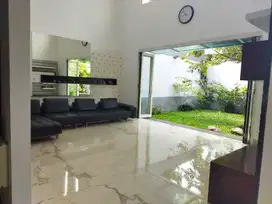 Dijual Rumah di Taman Telaga Golf - BSD
