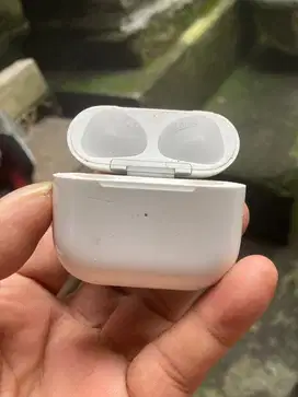 Chase charging AirPods gen 3