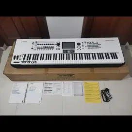 Yamaha Montage 8 White 88 Key Synth Synthesizer Roland Korg Nord