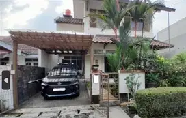 Rumah 2 Lantai Bagus di Villa Delima. Semi Furnished.